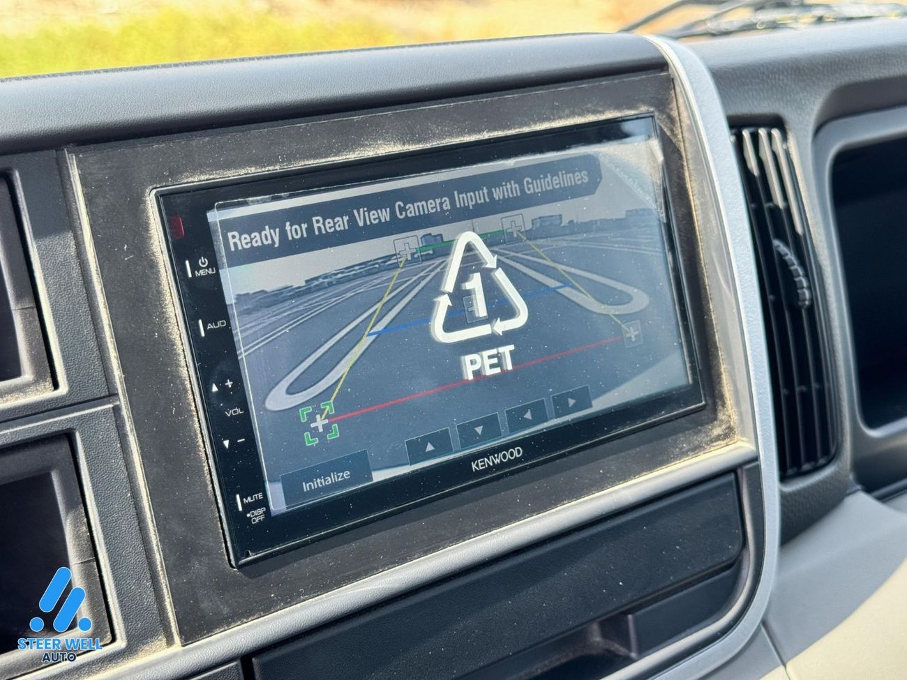 ميتسوبيشي فوسو كانتير Truck | 3.0L Diesel | Euro 5 | Short Chassis | RWD | White | GCC Specs