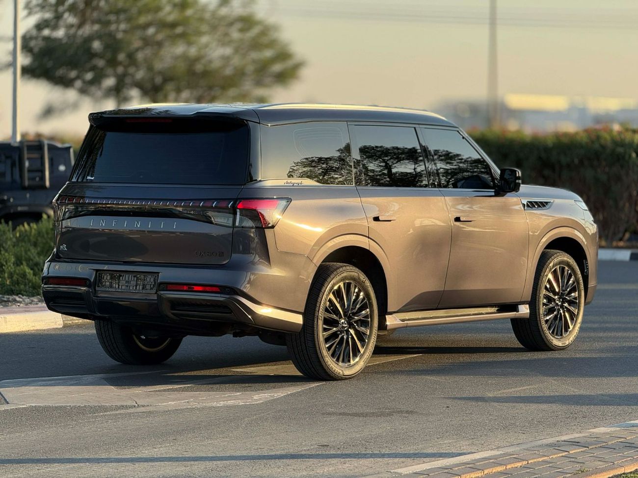 إنفينيتي QX80 Autograph Captain Chairs 3.5L