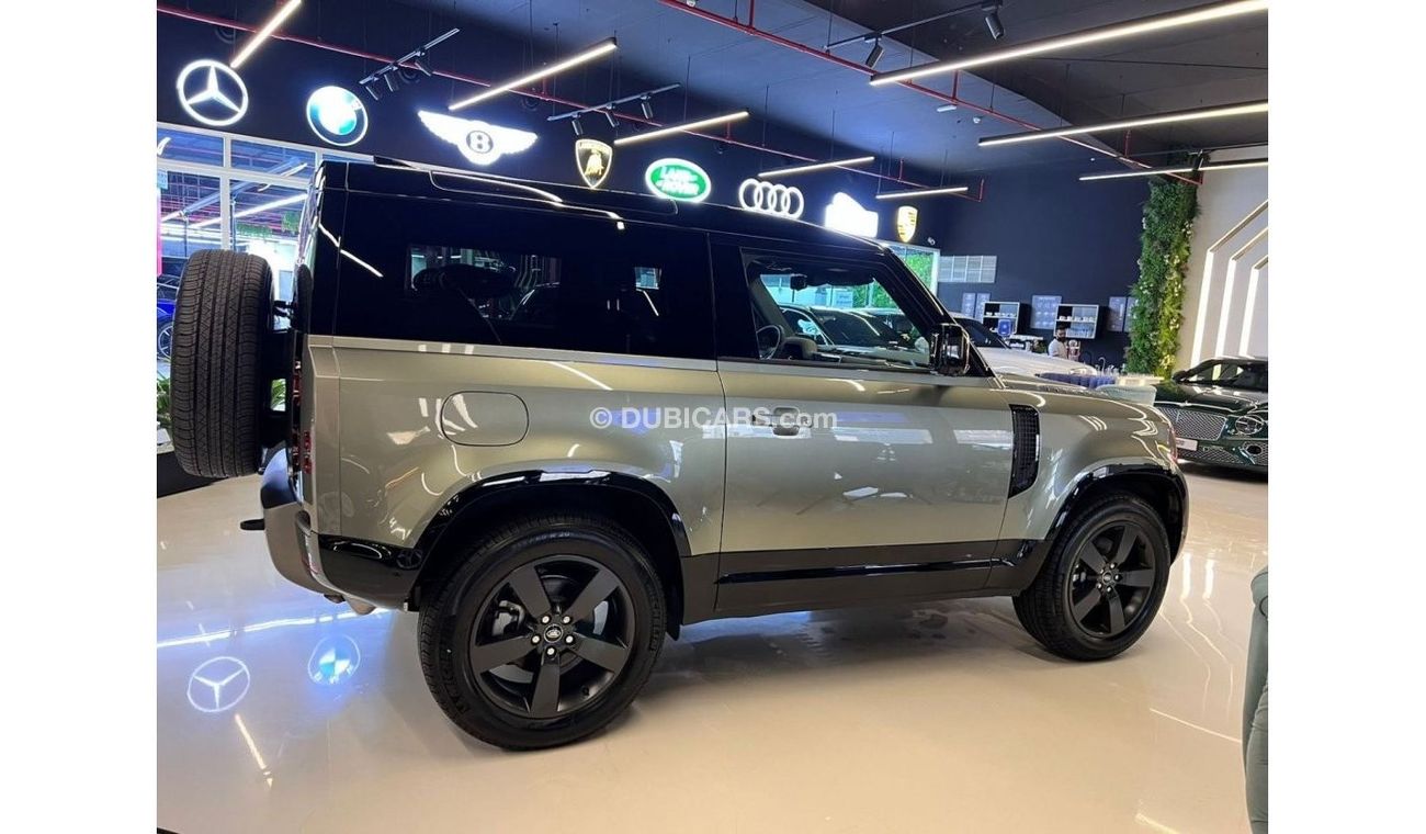 Land Rover Defender Defender 90 X-Dynamic P300 /V4 / 2023 /3 Year warranty and service contract