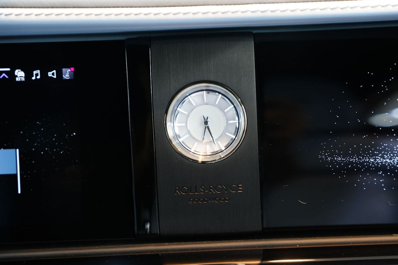 Rolls Royce Spectre STD , Bespoke Audio, Illuminated Grille, Starlight, Dealer Warrr + Serv!!