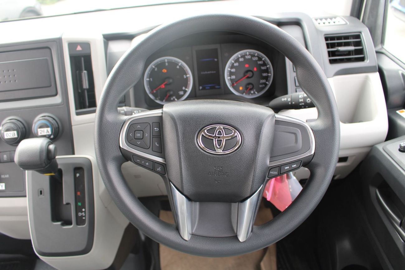 تويوتا هاياس TOYOTA HIACE 2.8L DIESEL 15 SEATER HIGH ROOF COMMUTER AUTO