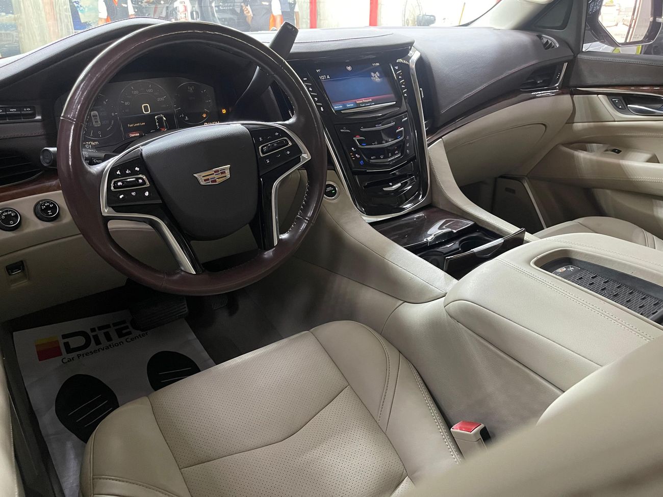 Cadillac Escalade ESV Platinum 6.2L