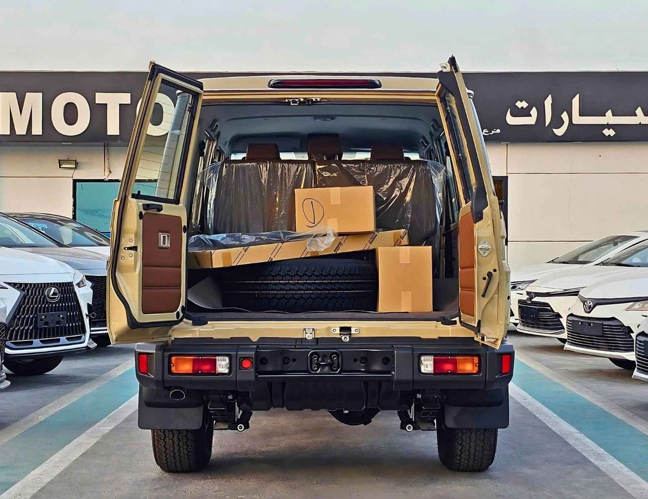 تويوتا لاند كروزر 70 LC76 LX/4.0L PETROL A/T/DIFFLOCK, WINCH, SNORKEL, REFRIGERATOR, OVER FENDER/ CODE#H76PAF