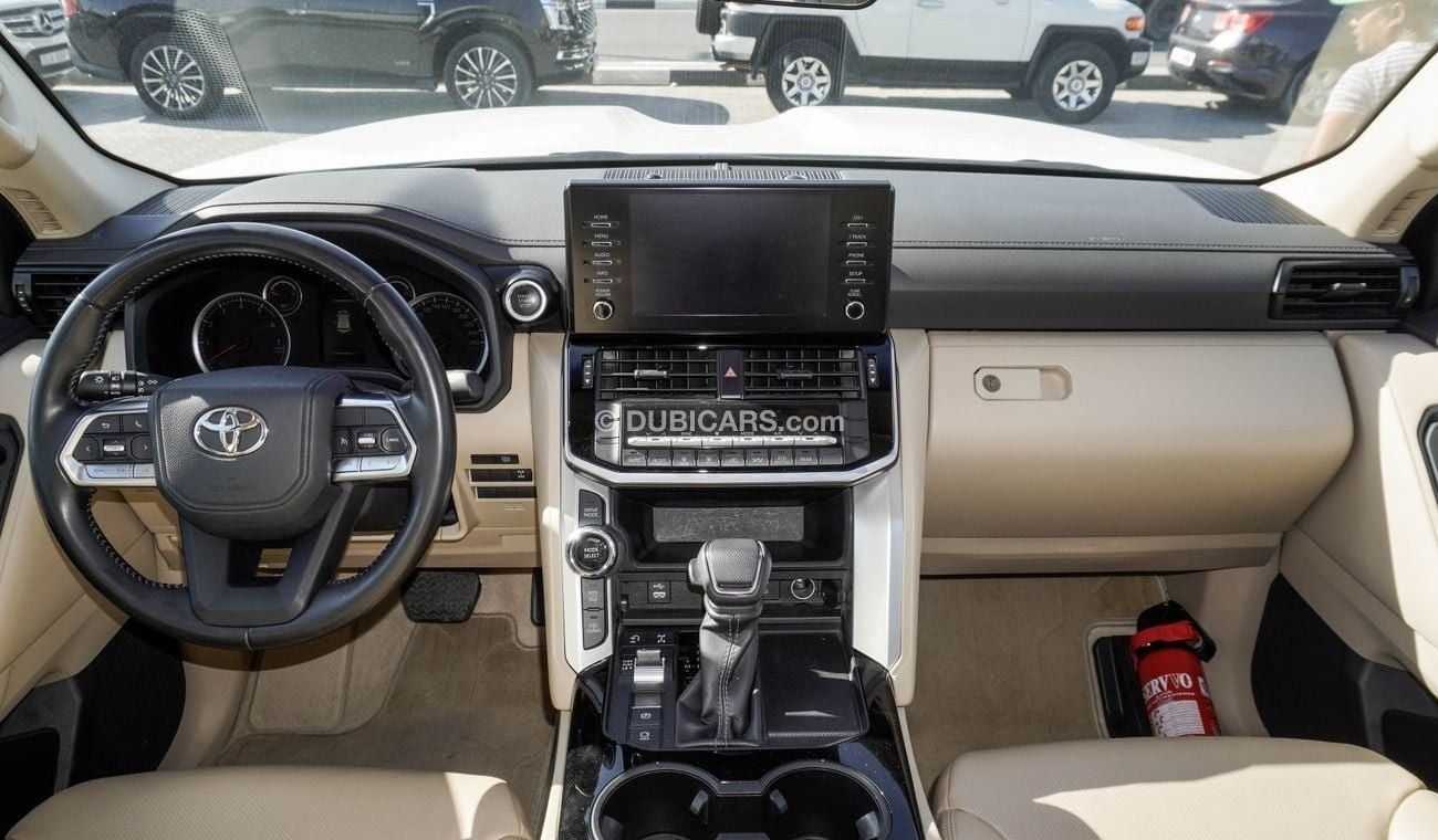 Toyota Land Cruiser GXR 3.5 L Twin turbo V6