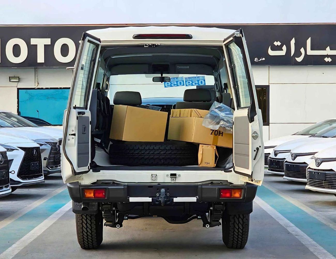 تويوتا لاند كروزر 70 LC78 3 DOOR / 4.0L PETROL A/T / SNORKEL, MANUAL WINDOWS, DUAL TANK  (CODE # 78ATY)