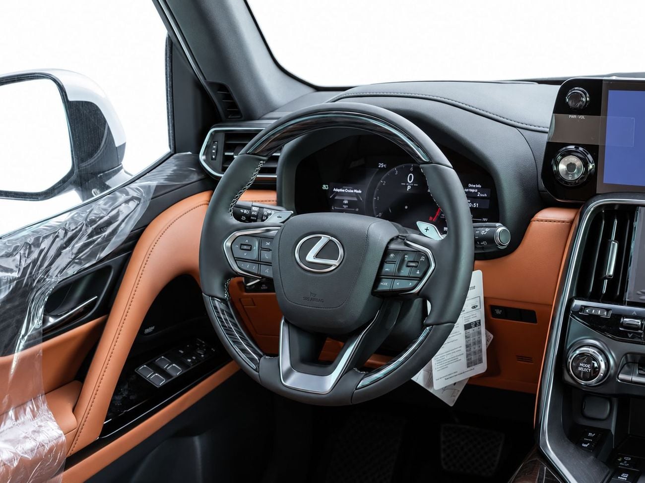 لكزس LX 700h VIP ECTAV0008 - لكزس LX700h VIP موديل 2026 - محرك 3.5 لتر هجين أوتوماتيكي - لون أبيض مع مقصورة داخلية بل