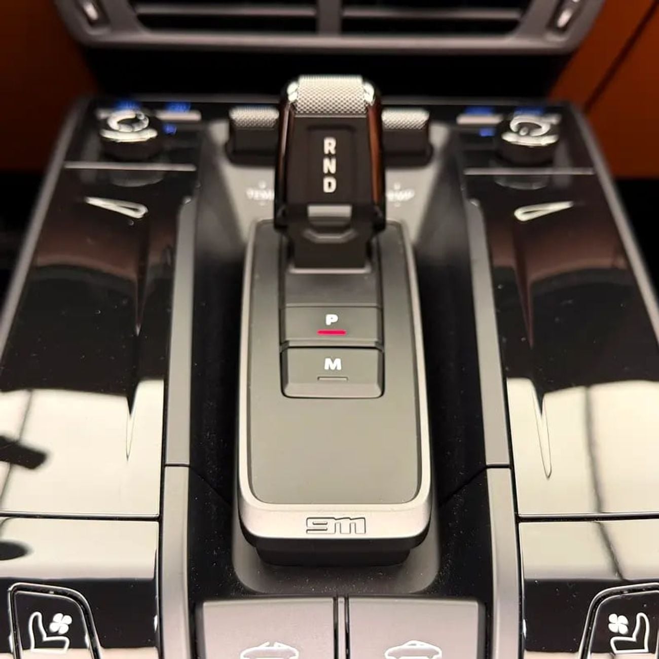 Porsche 911 TARGA GCC