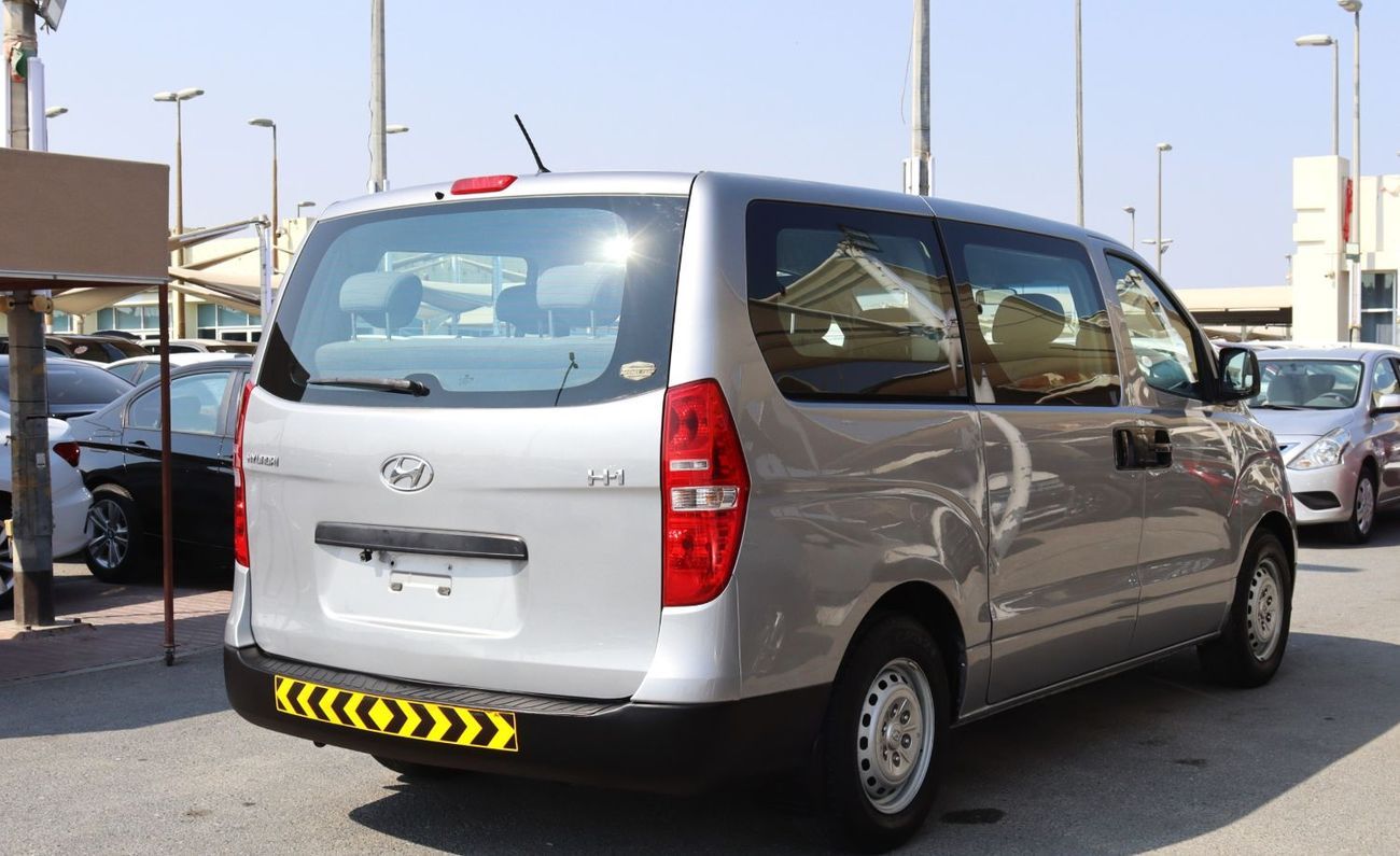 هيونداي H-1 هيونداى H-1موديل 2020 خليجى بدون حوادث  ممشى 123000 كم بمحرك 2.4Lعدد 12 مقعد بحاله ممتازه