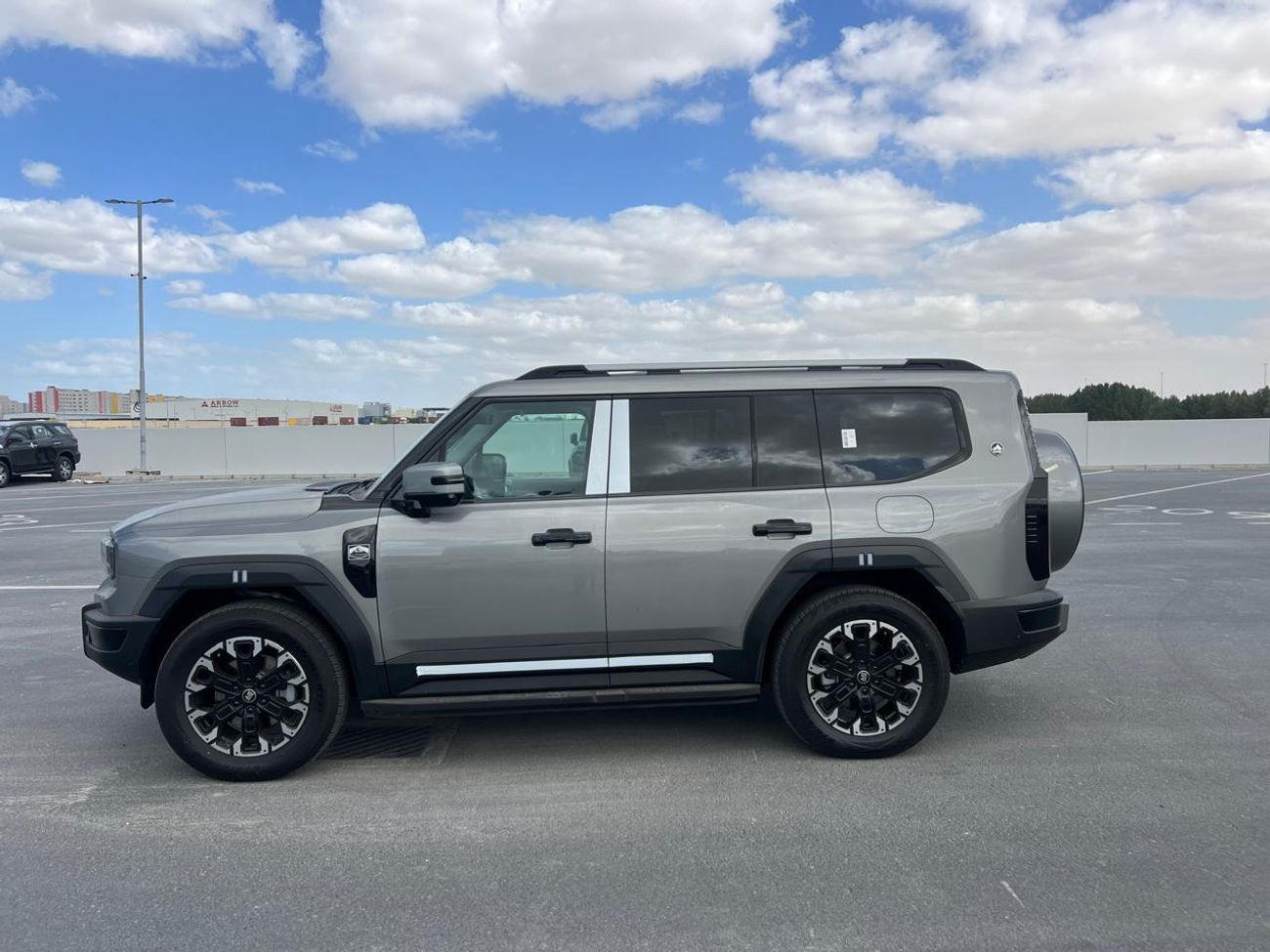 Jetour G700 2.0L Turbo engine FlagShip edition  with dual electric motors, 904HP