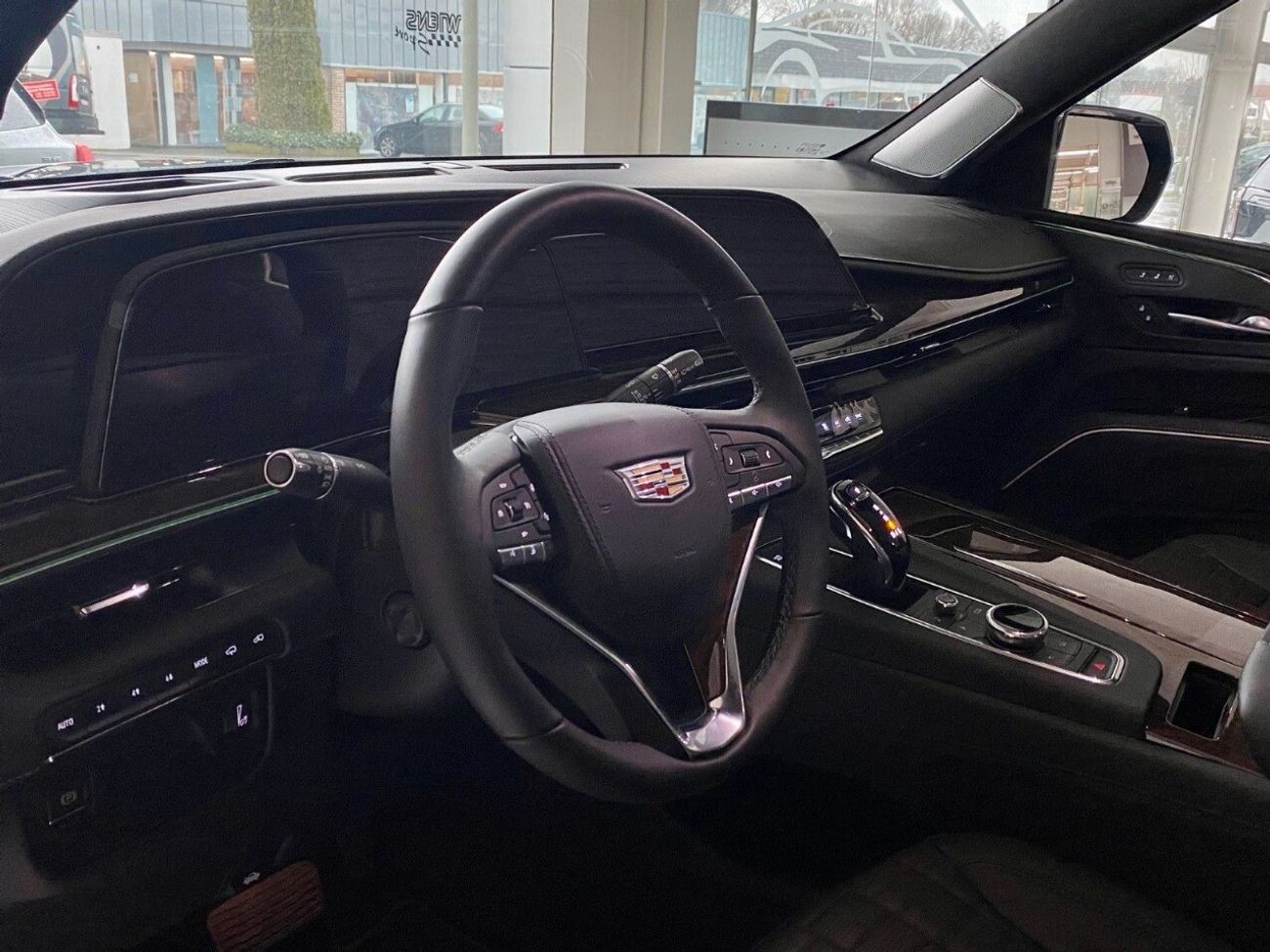 Cadillac Escalade SUV Sport Platinum VIP Seat, 4WD 6.2L, 2023, 0Km, (PRE-ORDER)