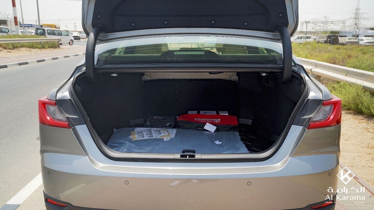 تويوتا كامري LE | 2.5L Hybrid | Panoramic Roof | Power Seat | Rear Camera | GCC Specs | Zero KM