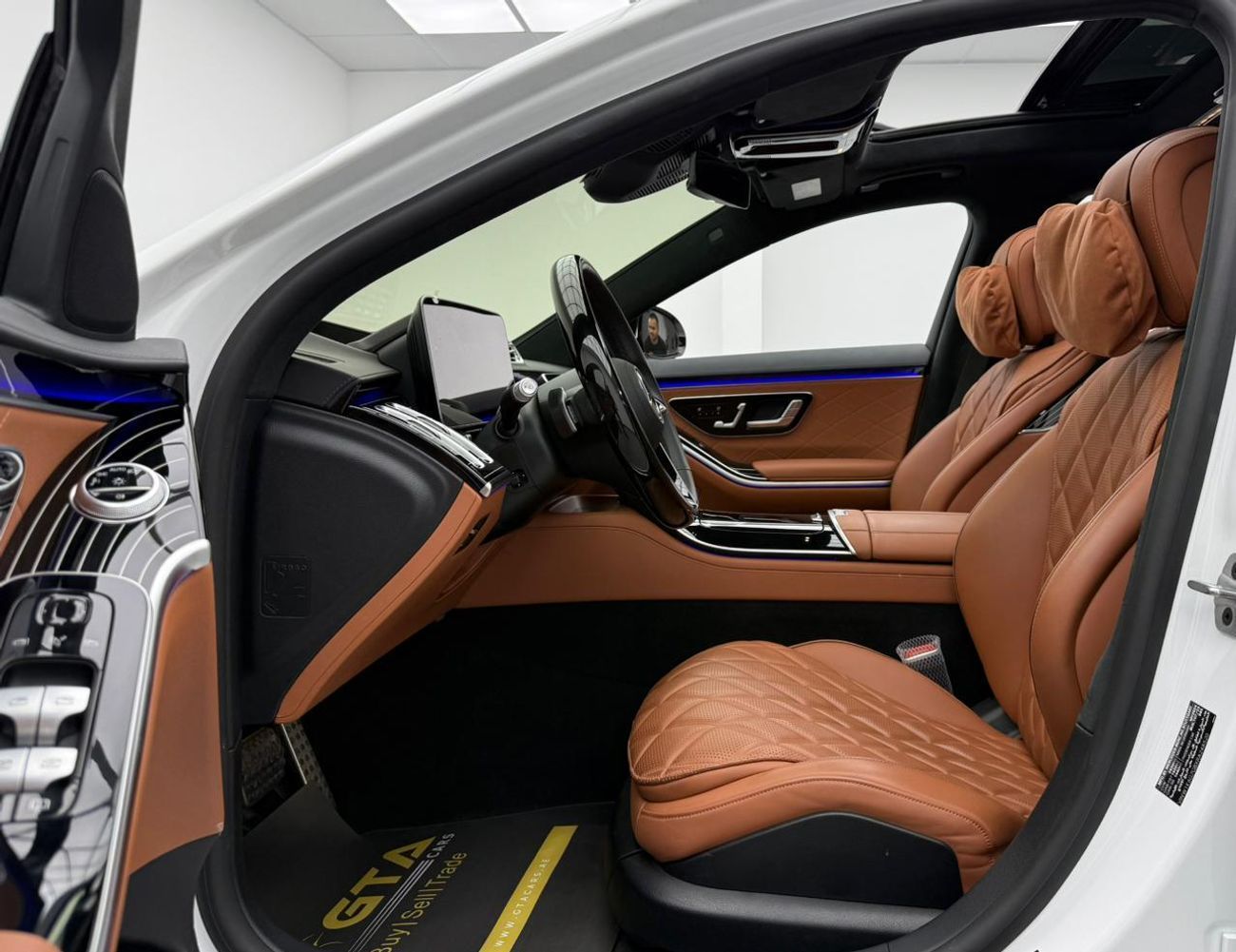 مرسيدس بنز S 580 4MATIC Exclusive 4.0L 2024 Mercedes Benz S580 4MATIC, 2028 Mercedes Warranty + Service Pack, Very Lo