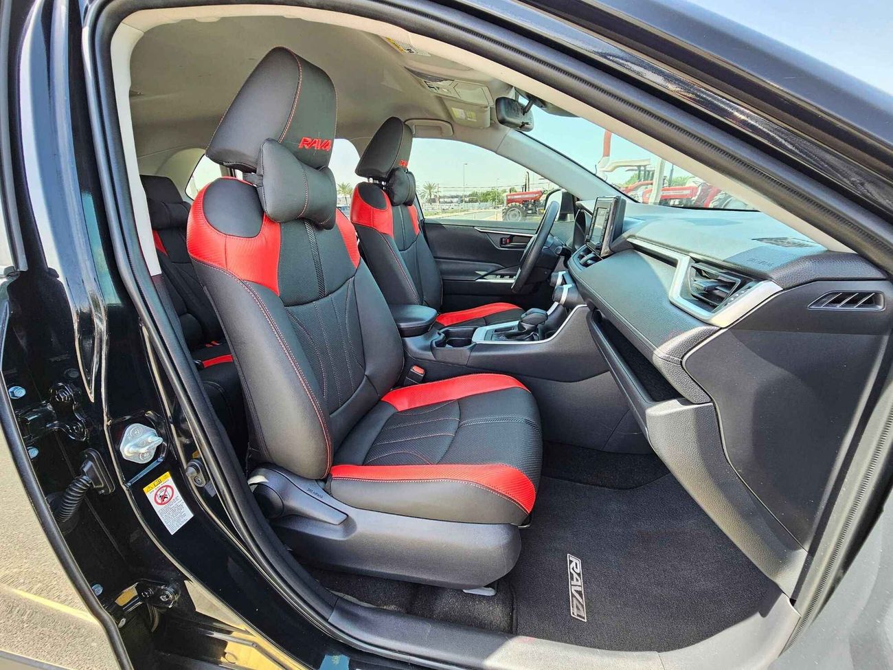 Toyota RAV4 LE/ LEATHER SEATS/ RIMS/ DVD CAMERA/ E BRAKE/ RADAR/ 723 MONTHLY / LOT#005417