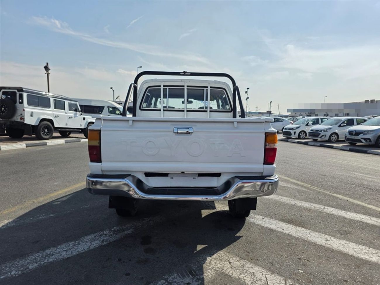 Toyota Hilux TOYOTA HILUX PICKUP RHD 1988 MODEL 2.4 L DIESEL MANUAL(PM76064)