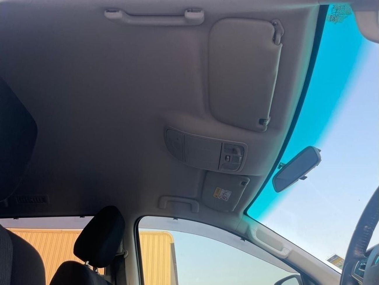 ميتسوبيشي باجيرو Diesel 2.4 Liter Right Hand Drive Automatic 4WD T.V Back Camera