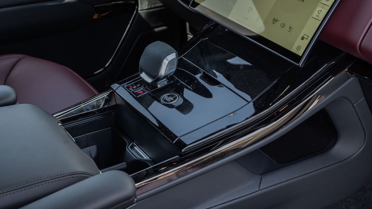 لاند روفر رينج روفر سبورت RANGE ROVER 3.0 SPORT -2025YM