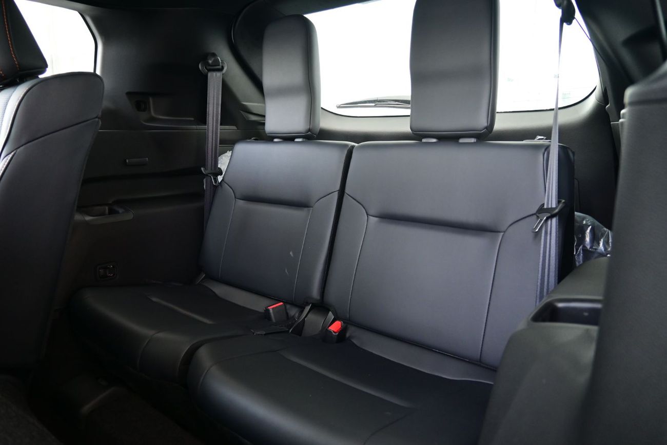 Mitsubishi Outlander Mitsubishi Outlander P-Line 2.5L Petrol 4WD, Model 2025, Color White