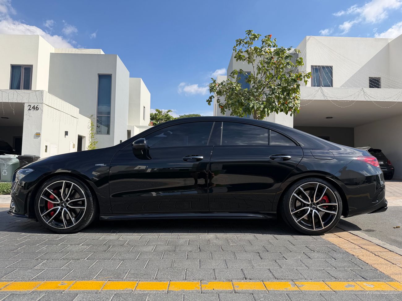 مرسيدس بنز CLA 35 AMG 2.0L Turbo AMG(4MATIC), 5 door sedan
