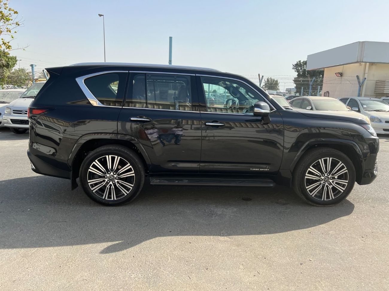 Lexus LX 600 Turbo Sport 3.5L V6 Twin Turbo (7-Seater)