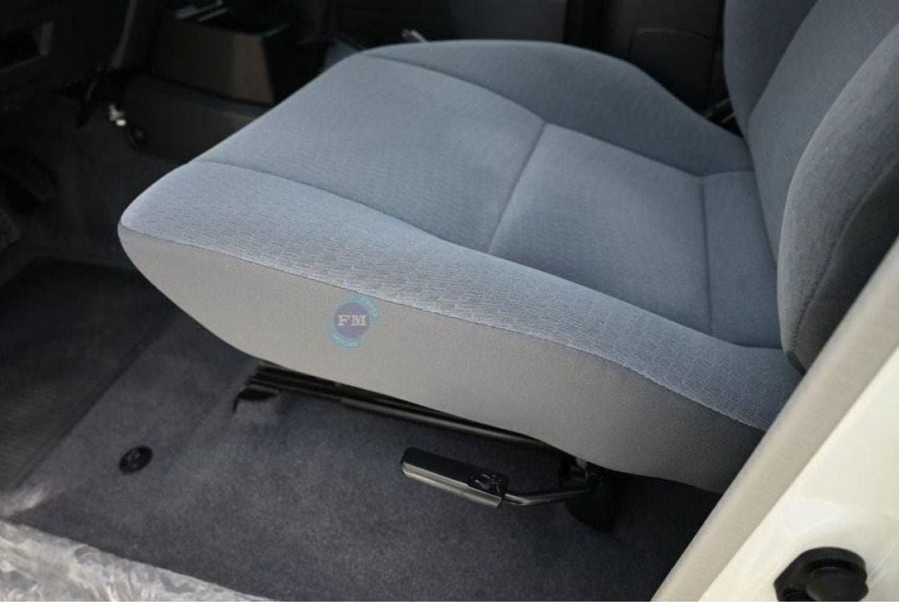 تويوتا لاند كروزر 70 76 4.0L Petrol Manual