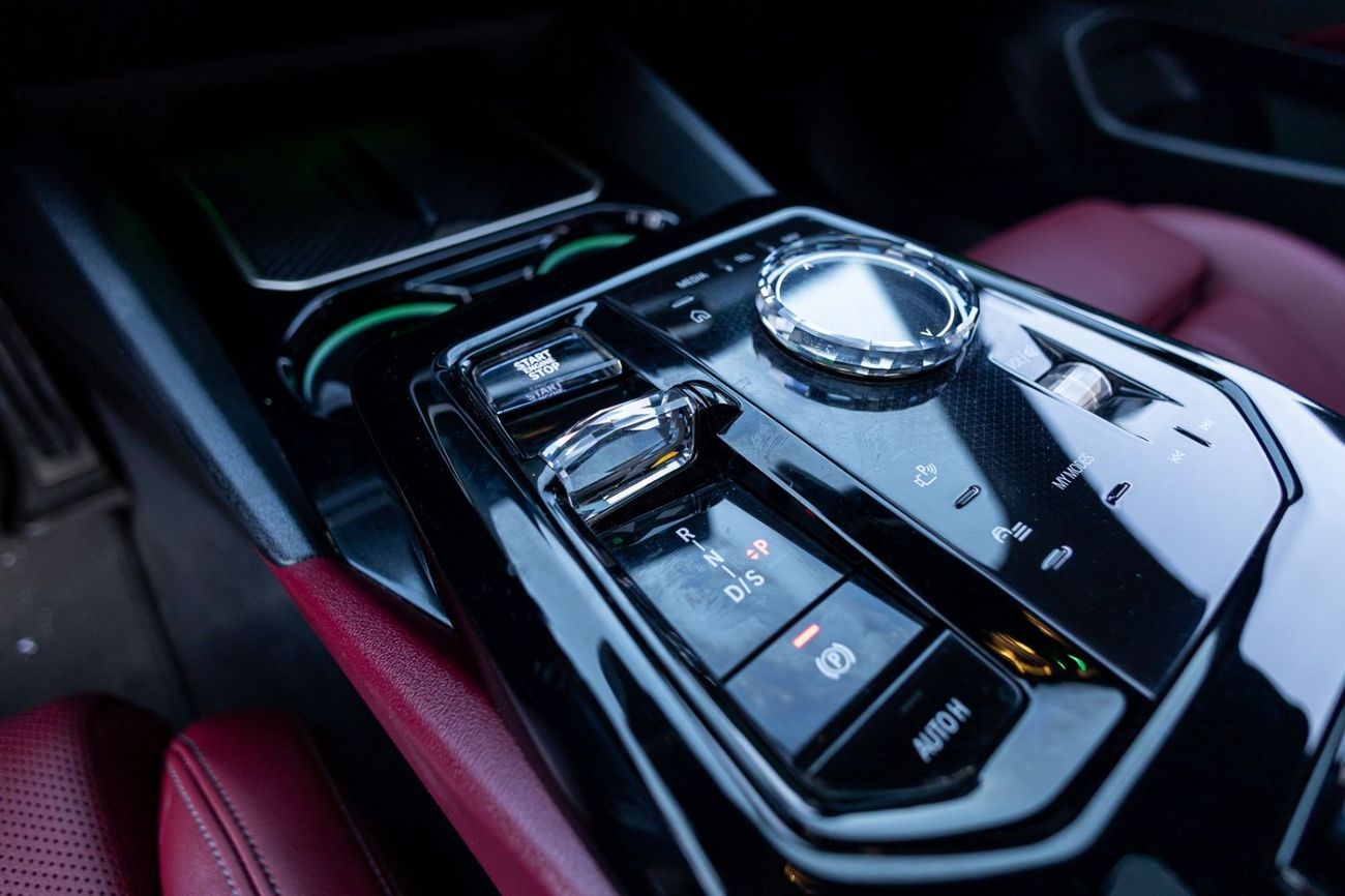 بي أم دبليو 520i 2024 BMW 520i M-Sport GCC | Agency warranty | Service contract