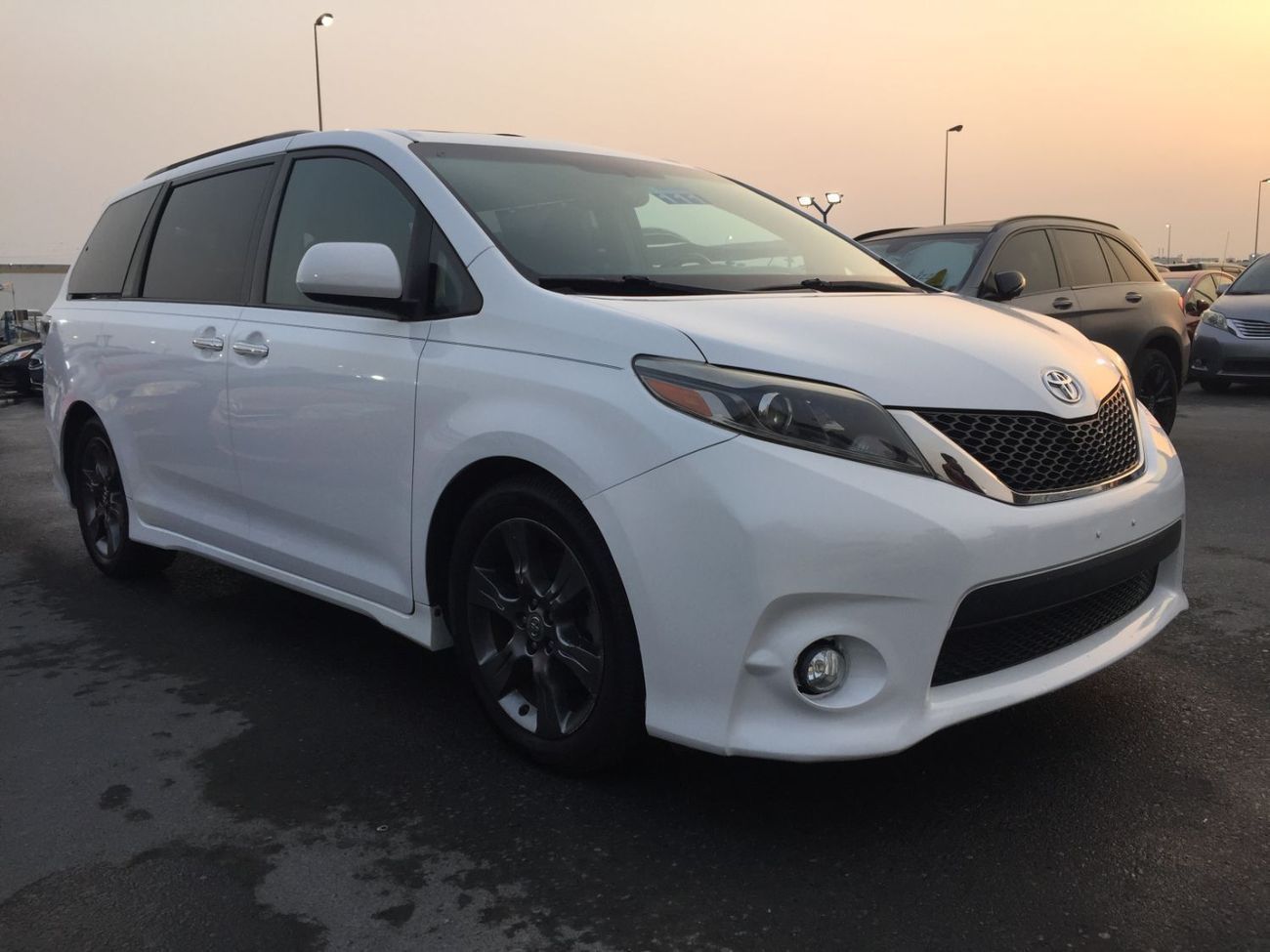 Toyota Sienna Toyota Sienna 2016 – 3.5L V6 | Petrol | Automatic | American Specs