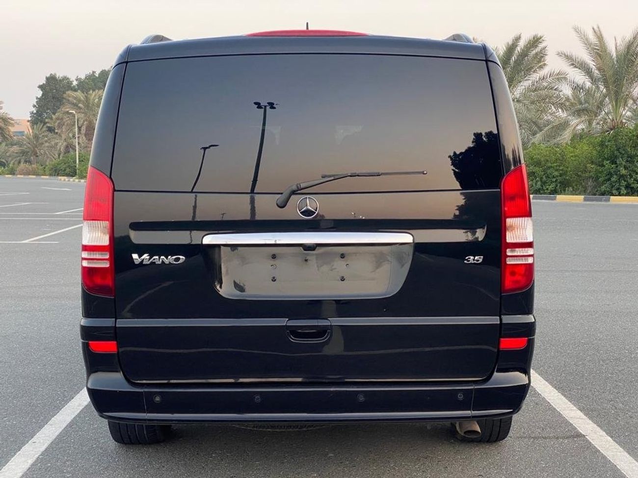 Mercedes-Benz Viano MERCEDES VIANO 2015 GCC V6 3.5L PERFECT CONDITION - ACCIDENT FREE