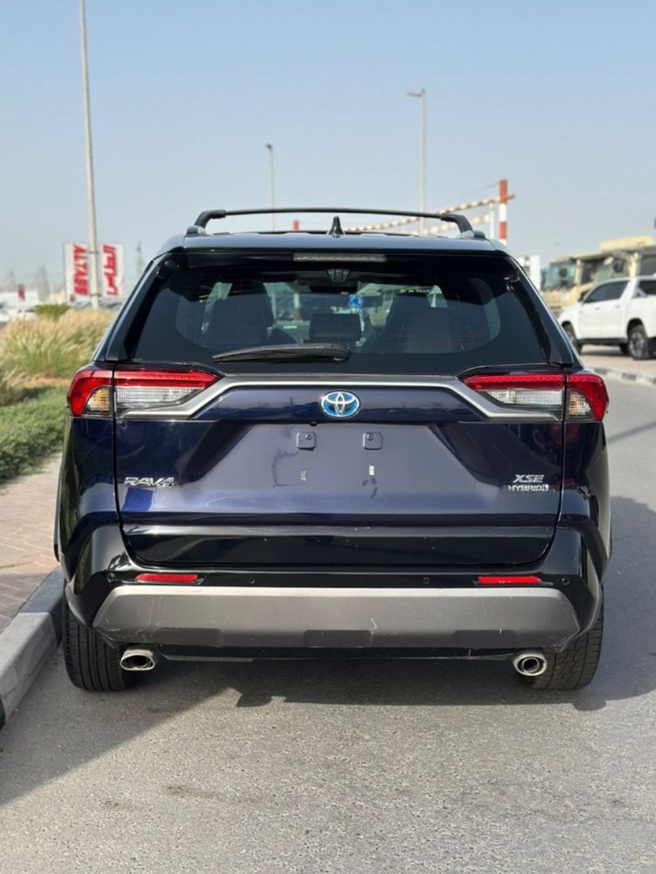 تويوتا راف ٤ Hybrid XSE, sunroof,leather seats, push start Full Option