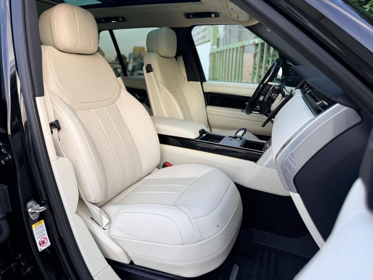 لاند روفر رينج روفر P400  2025