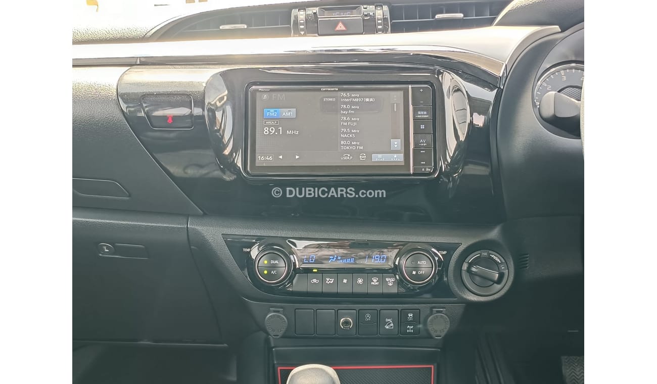 Toyota Hilux GR / GUN 125 / V4 / 2.4L DSL / A/T / DVD / ROOF CARRIER / RHD