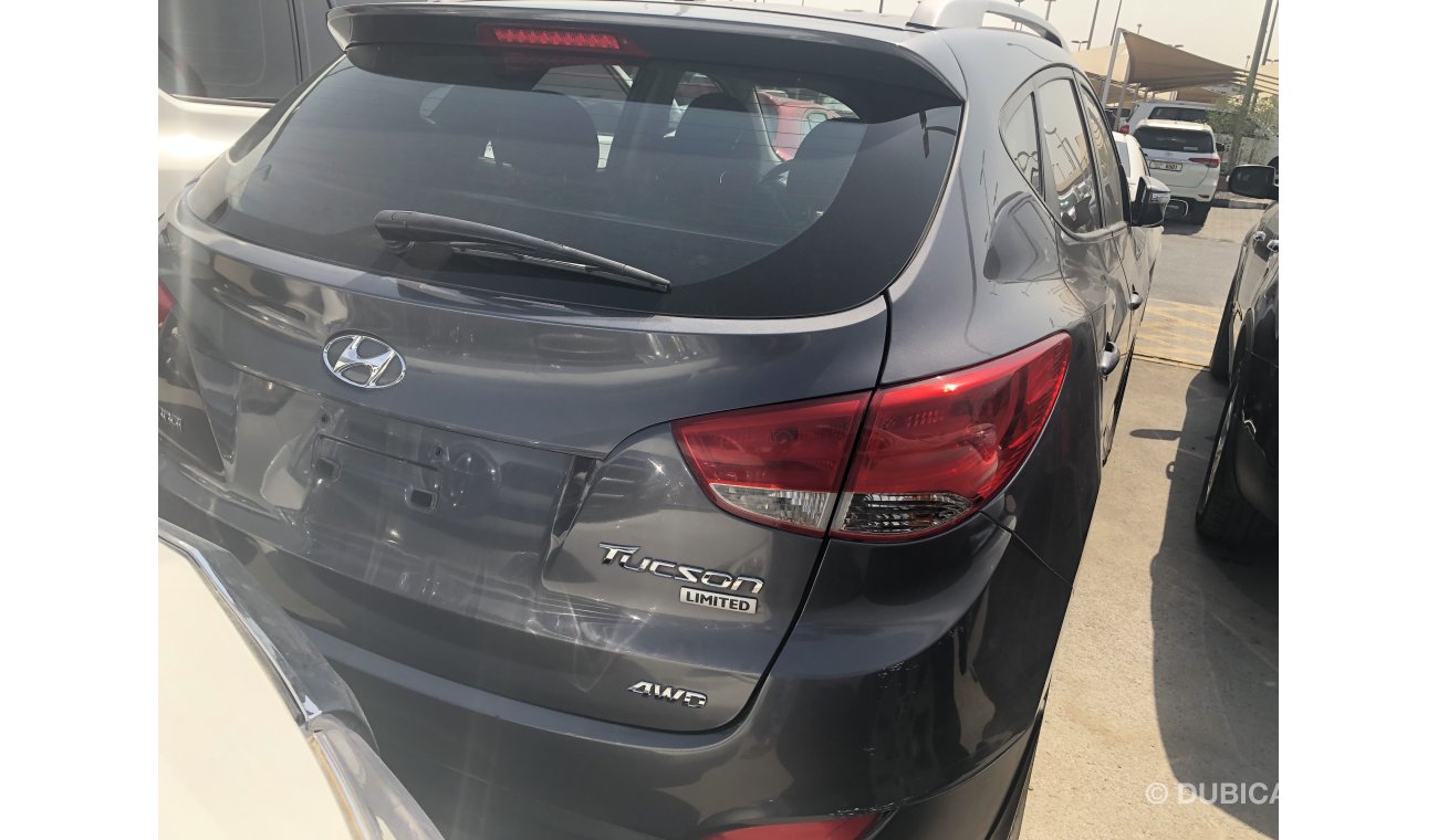 Hyundai Tucson 4 WD Limited,model:2014. Excellent condition