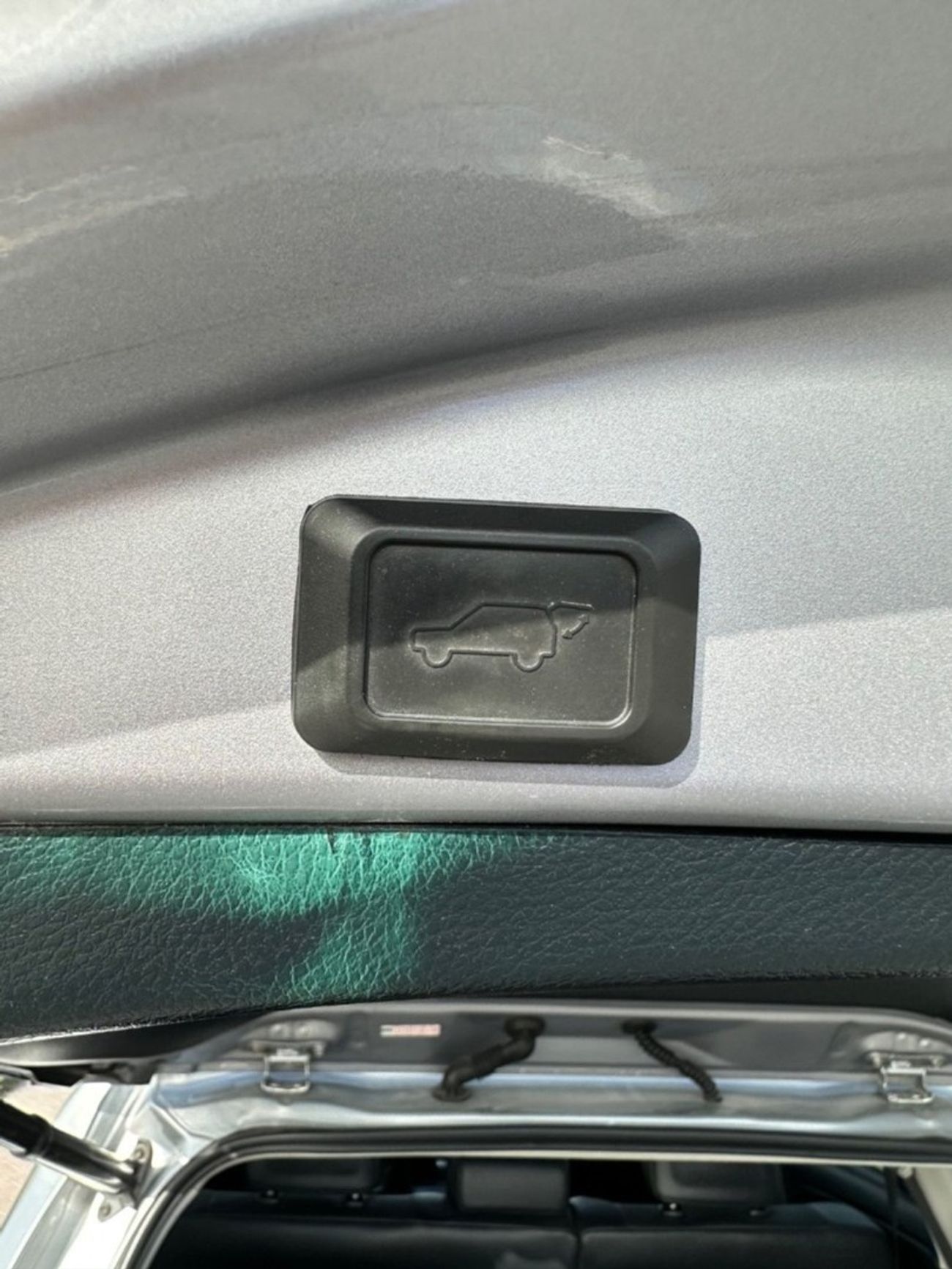 تويوتا راف ٤ Limited 2.5L push start, leather seats, Power seats,sunroof