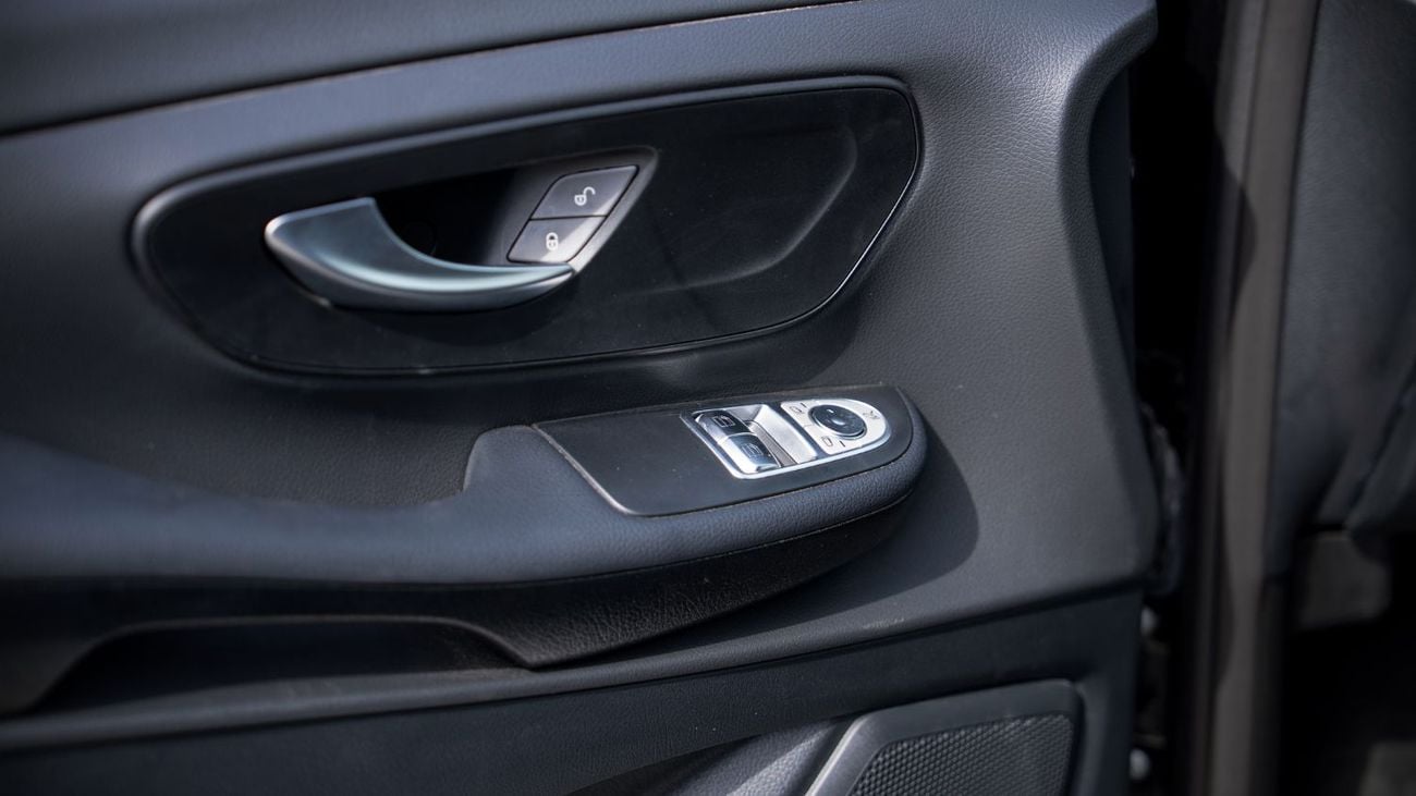 Mercedes-Benz V 300 2025 Mercedes Benz V300 Extra Long 2.0 - Black Inside Black | Export Only