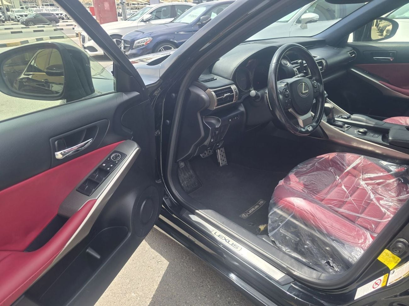 لكزس IS200t F Sport 2.0L