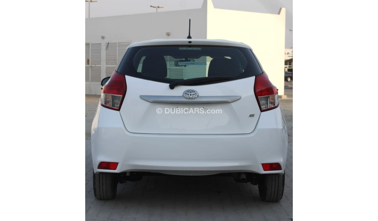 Toyota Yaris SE Toyota yaris 2017 hatchback white GCC 1.3 excellent condition without accident