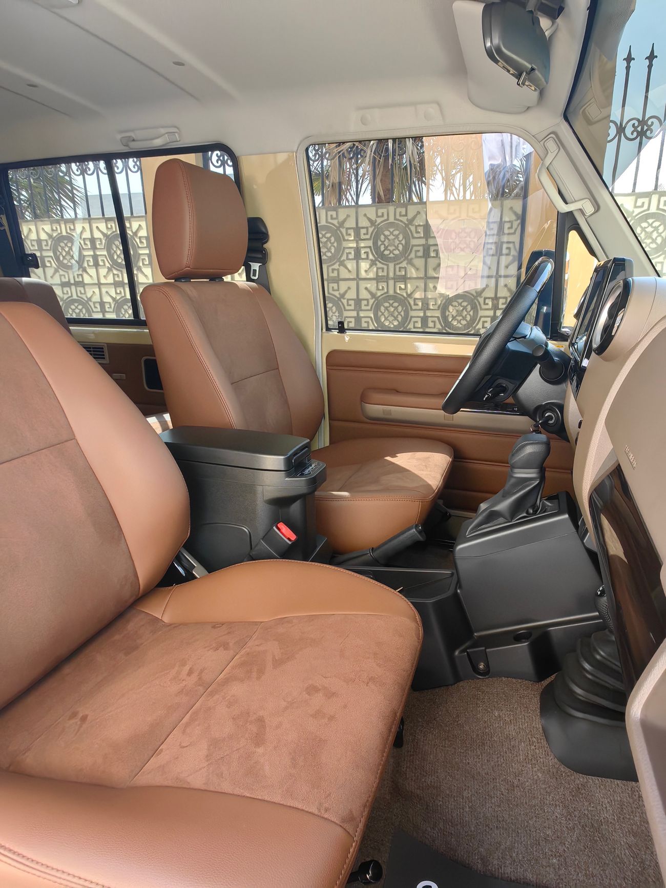 تويوتا لاند كروزر 70 DX 4.0L A/T