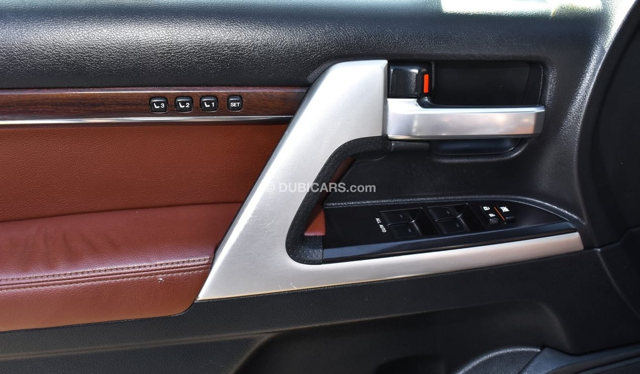 تويوتا لاند كروزر VXR 5.7 V8  Grand Touring