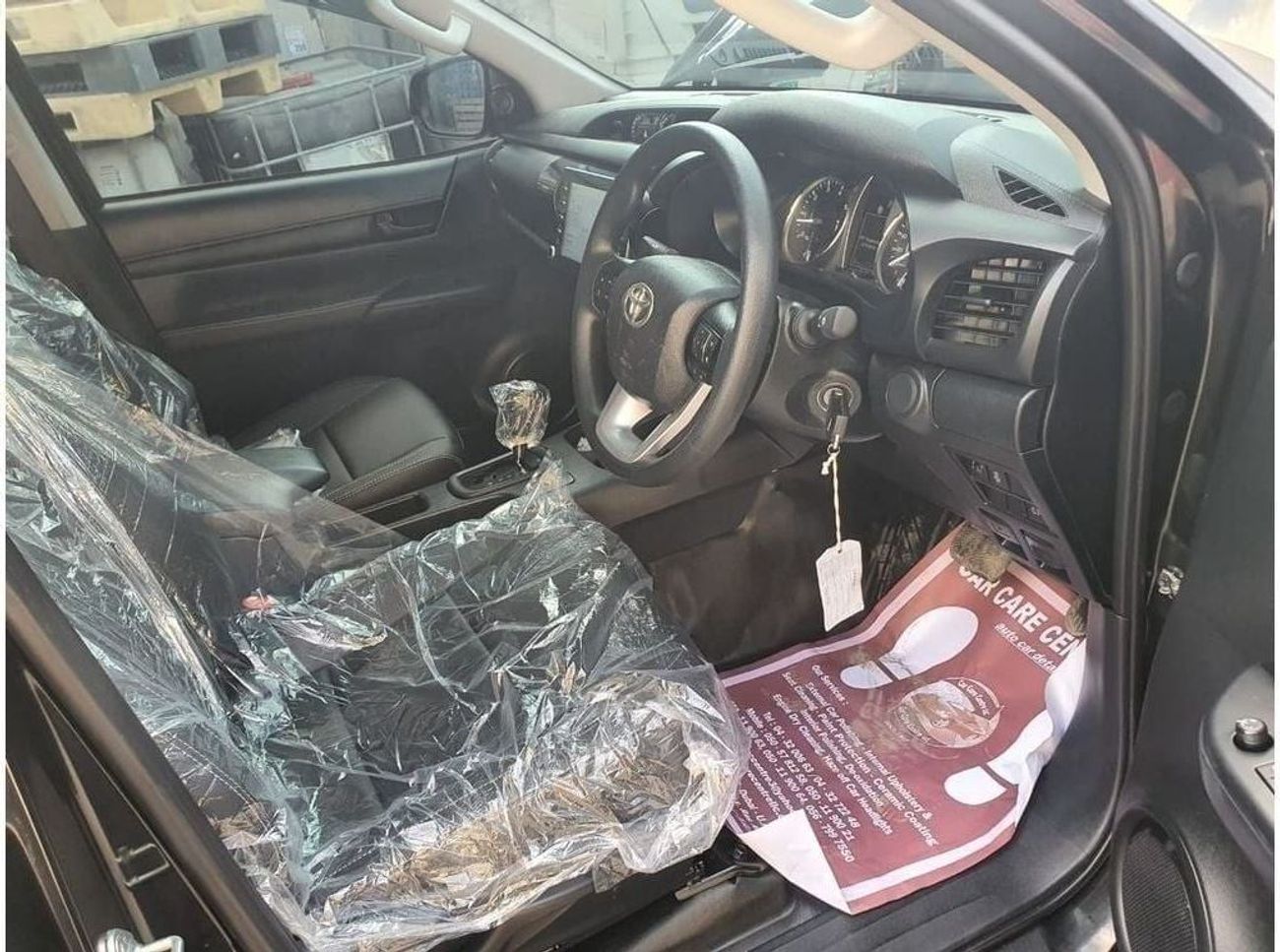 تويوتا هيلوكس Diesel 2.8 Liter Right Hand Drive Automatic Back Camera Leather Seats 4WD