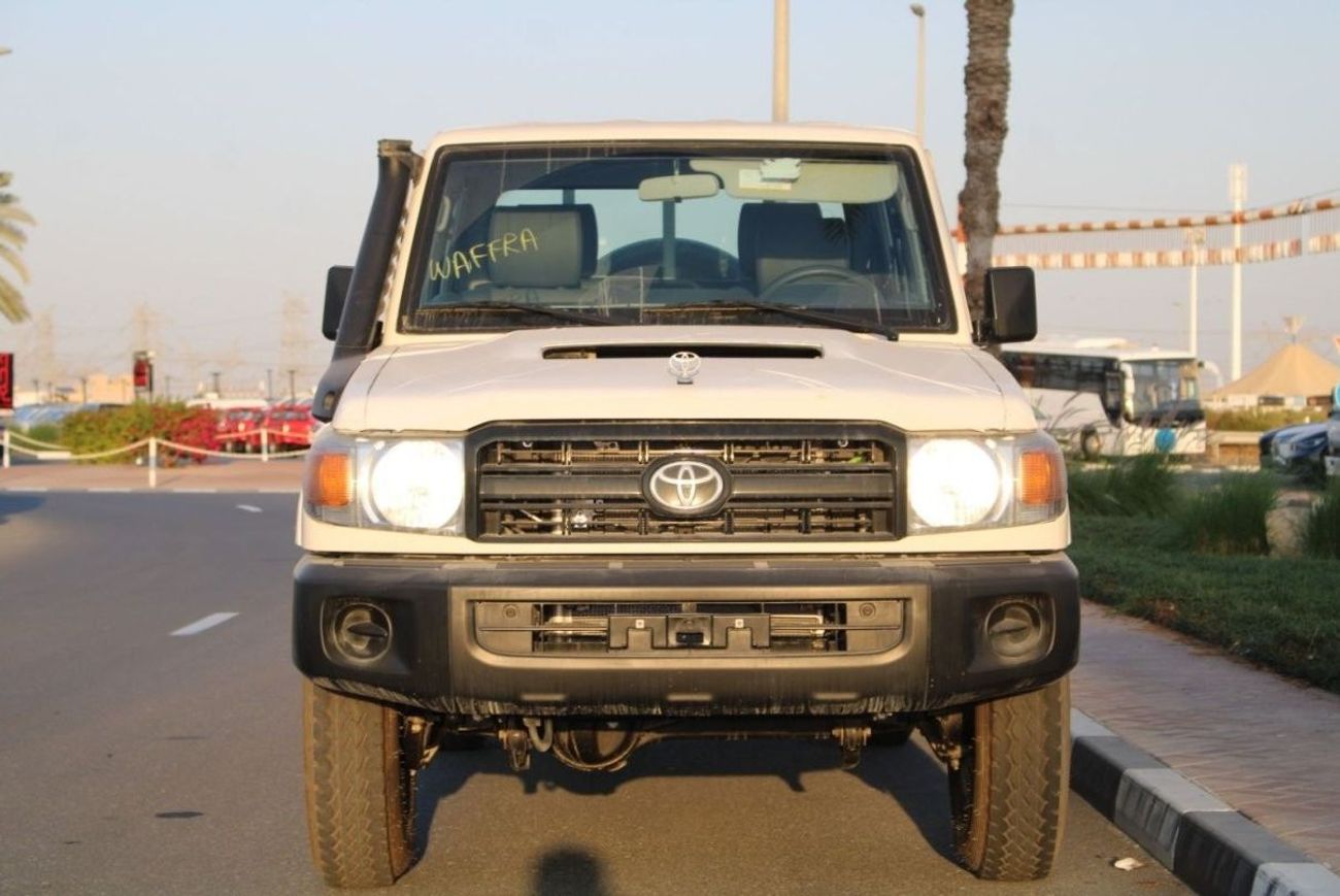 تويوتا لاند كروزر بيك آب TOYOTA LANDCRUISER 79 4.5L V8 DIESEL DOUBLE CAB STD MANUAL