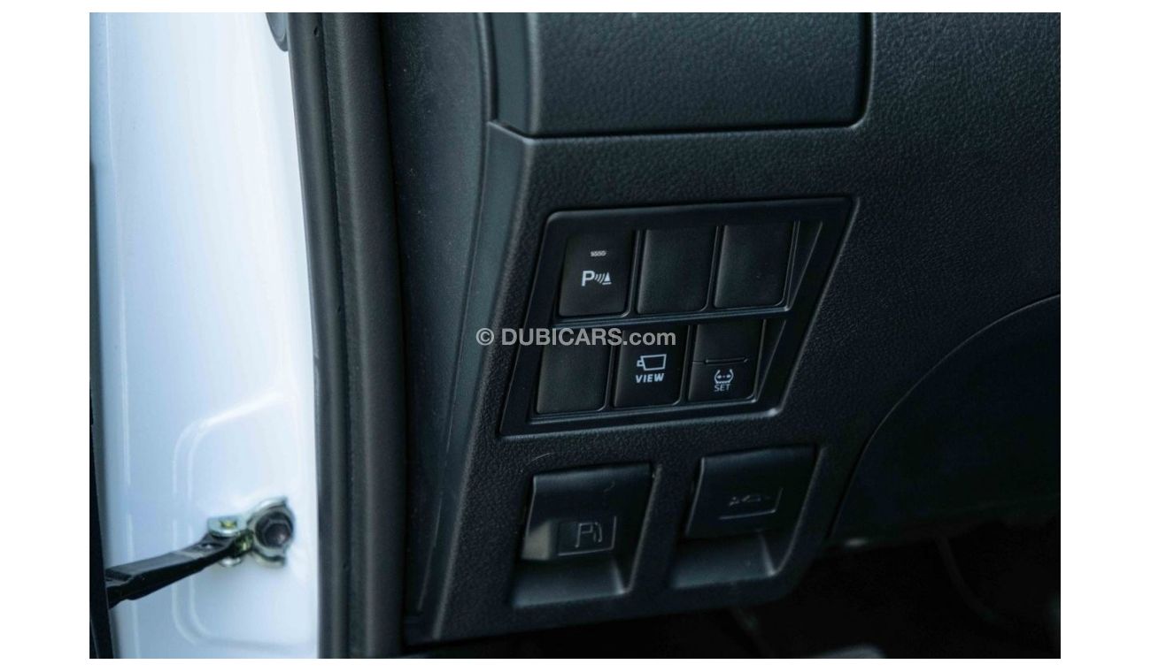 Toyota Hilux 2023 Toyota Hilux 4x4 DC 2.8 ADV HI D M/T SR5 - Pearl White Inside Black