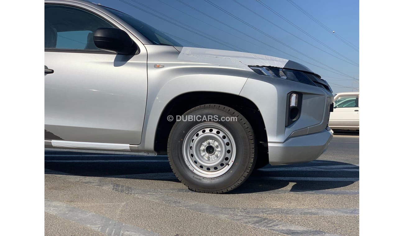 New Mitsubishi L200 2.5 MODEL 2022 DIESEL 4*2 2022 for sale in Dubai