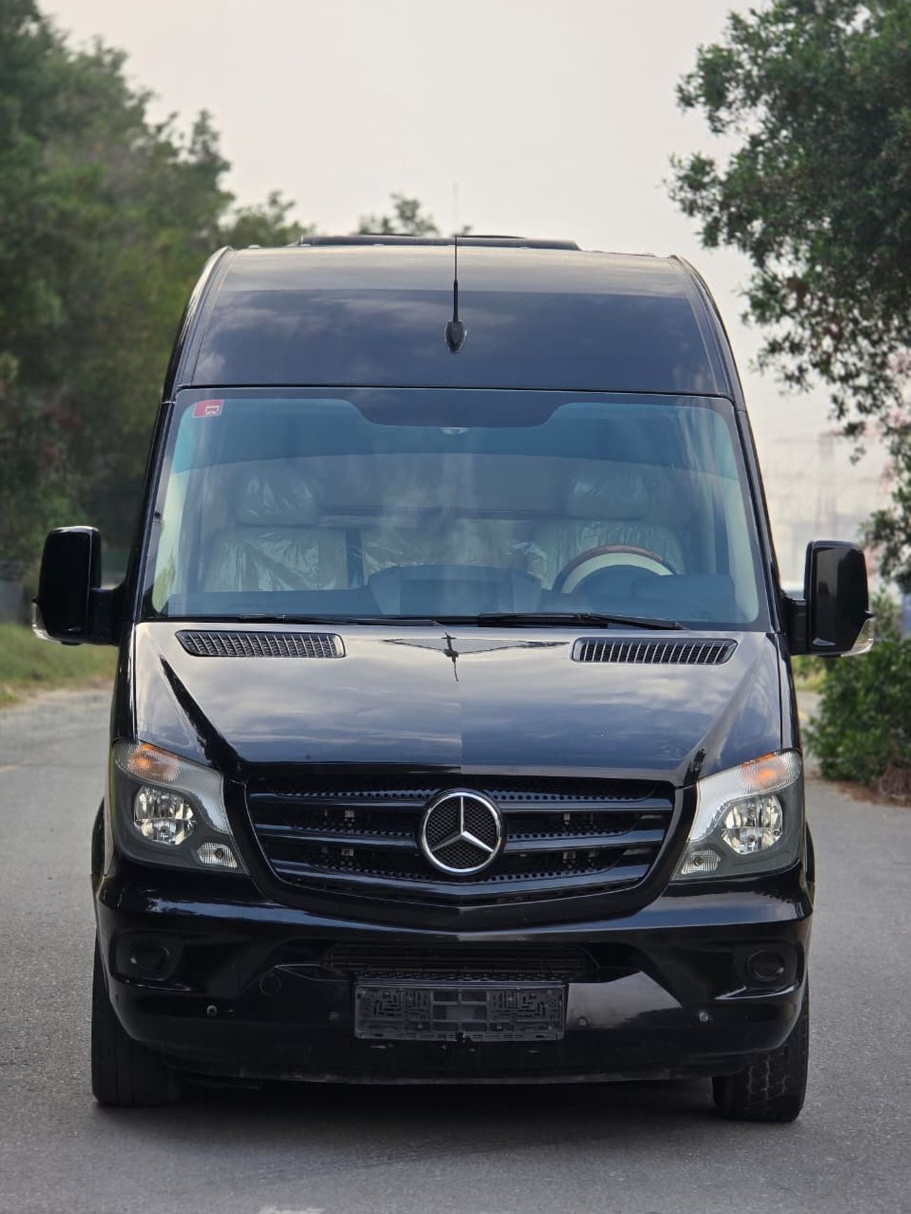 مرسيدس بنز سبرينتر MERCEDES SPRINTER 2018 DIESEL // VIP ROOM // TV // BATHROOM IN SIDE // PERFECT CONDITION //9 SEATS