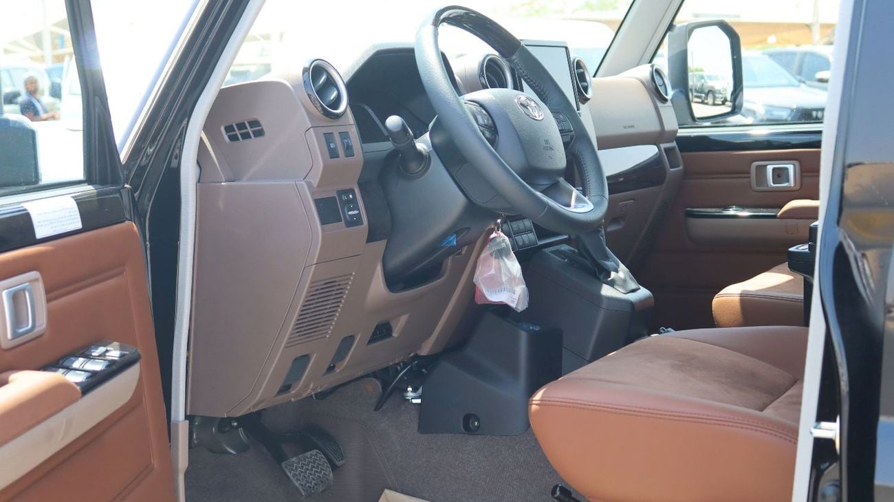 Toyota Land Cruiser 70 LC 76 | LX | 4.0L | V6 Automatic | GCC Specification