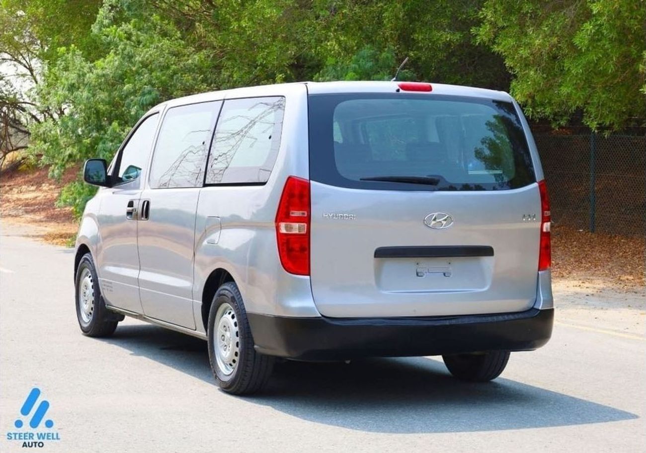 هيونداي H-1 Std GL 2.5L RWD - Petrol Automatic - 9 Seater Passenger Van - Like New Condition - GCC
