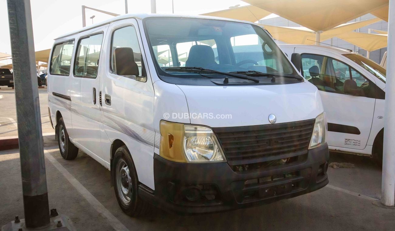 نيسان أورفان