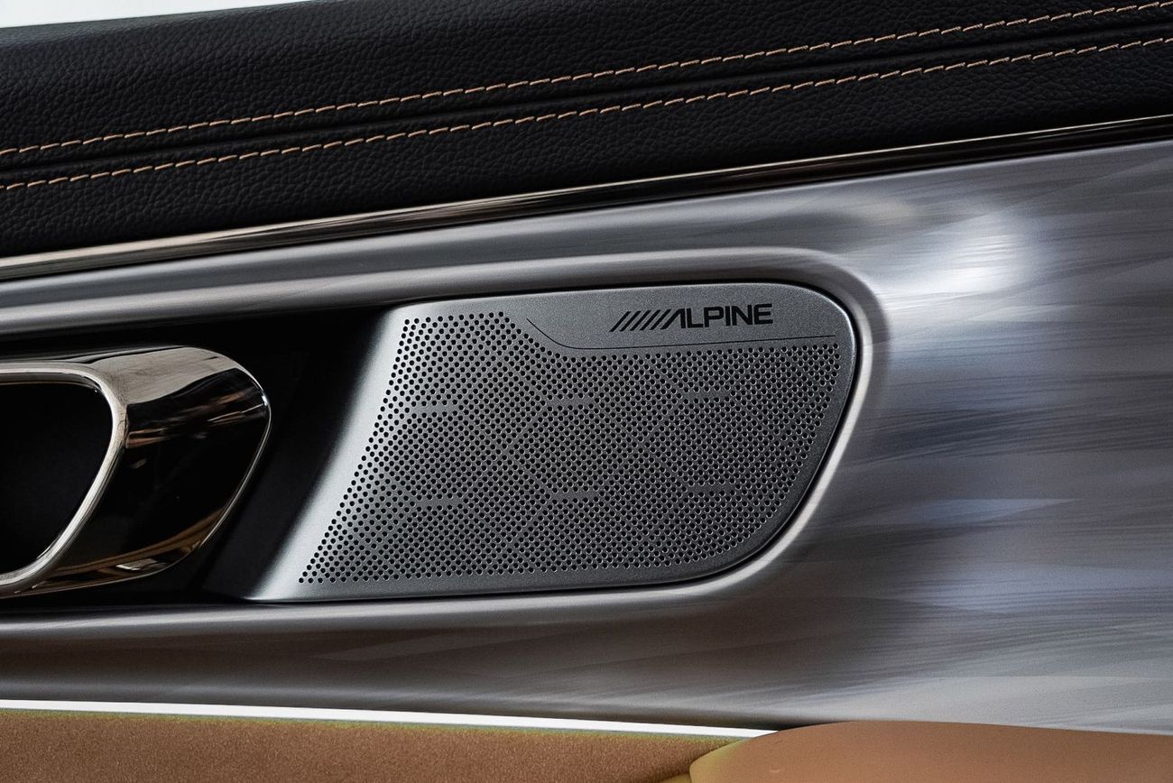 GAC GS8 Traveller Desert Raider