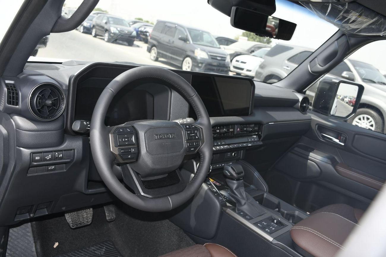 تويوتا برادو 2.4L Adventure  Petrol Full Option GCC (Ready Stock)