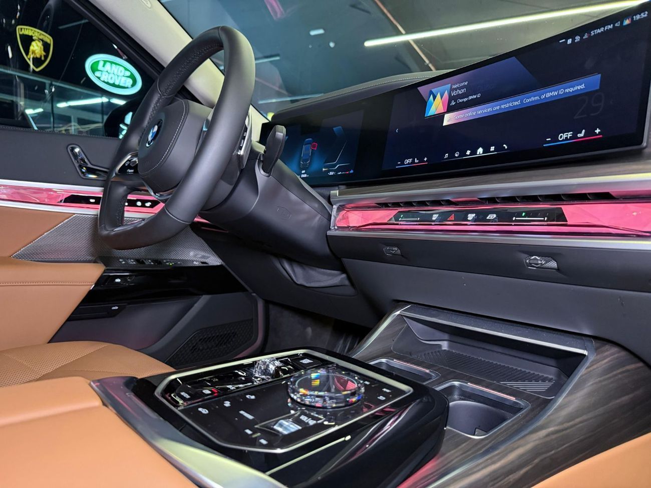 بي أم دبليو 740i 2025 BMW 740 Individual - Dealer Warranty + Service contract