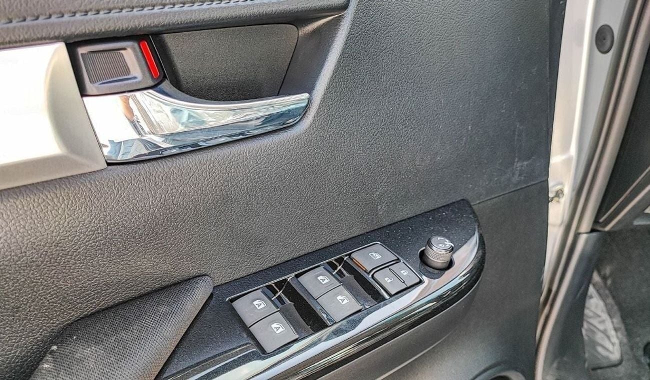 تويوتا هيلوكس Toyota Hilux 2.4L Diesel AT Full Option MY2025_Silver
