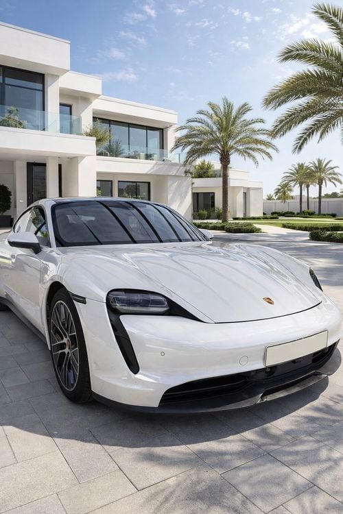 بورش تايكان Base